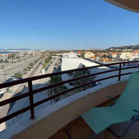 O Mar Na Frente De Lux Caparica Apartmán Costa de Caparica